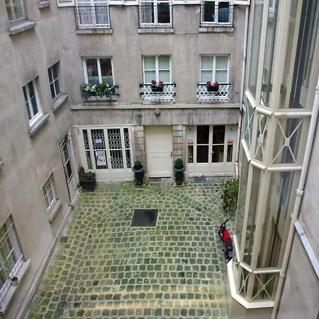 Otel Saint-paul Rive-gauche 4*