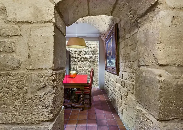 Saint-paul Rive-gauche Hotel 4*